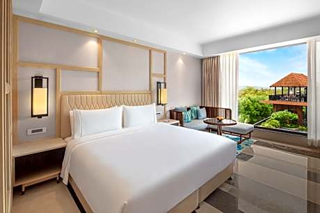 Patio Guest Room, 1 King, Poolside View, Pool Access -90 minutes of comp Cocktail hrs at Haven between 4PM to 6PM - 1000 SPA Credit (Stay between Sunday to Thursday) - Comp beer on arrival & free shuttle to the beach-INR 750 Credit at Drift once per stay