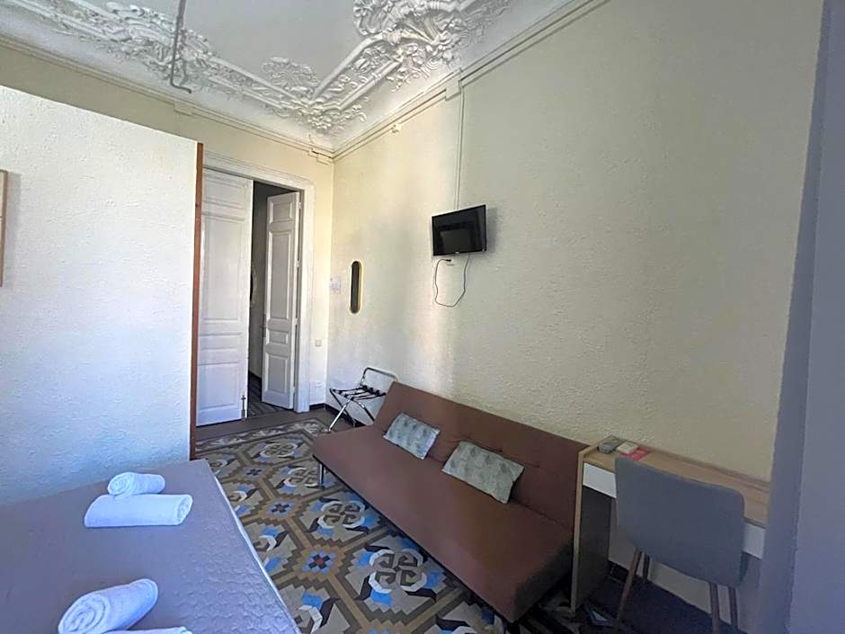 Hostal Balmes Centro