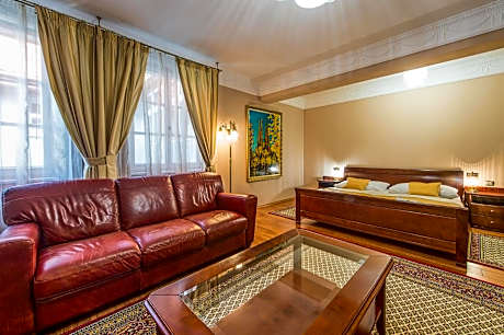 Junior Suite (2 Adults)