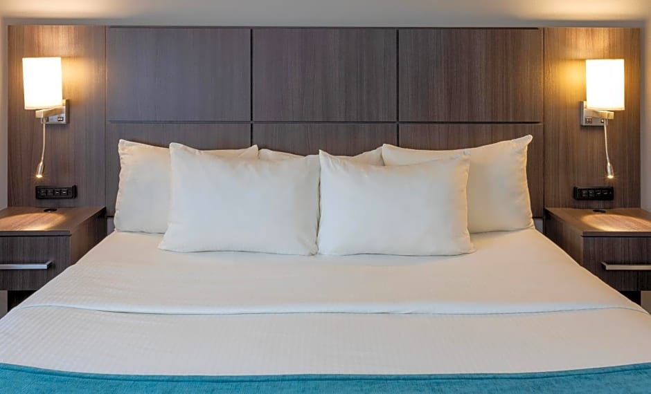 Paynesville Inn & Suites