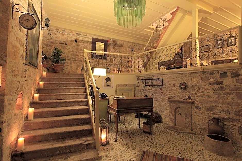 Macaron Mansion, Ayvalik