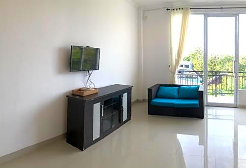 RedDoorz Plus near Dreamland Beach