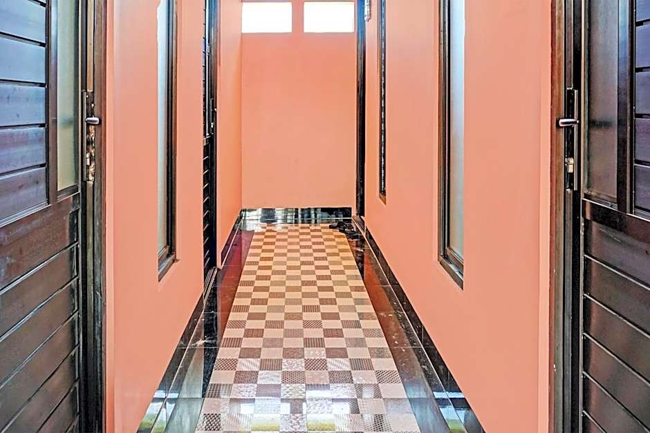 OYO Life 92353 Purnama Syariah Guest House