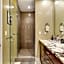 XL Terrace, Lazy River, I-O Pools, Game Room, Spa, Beach, Luxury 2-2 Penthouse!