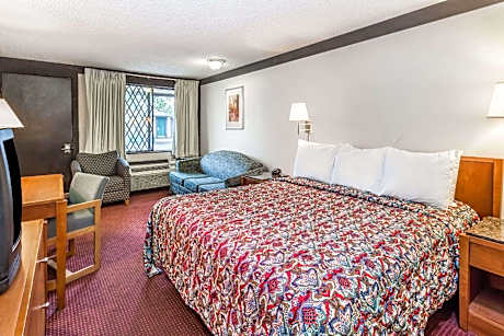 Whirlpool Suite King Bed Non Smoking