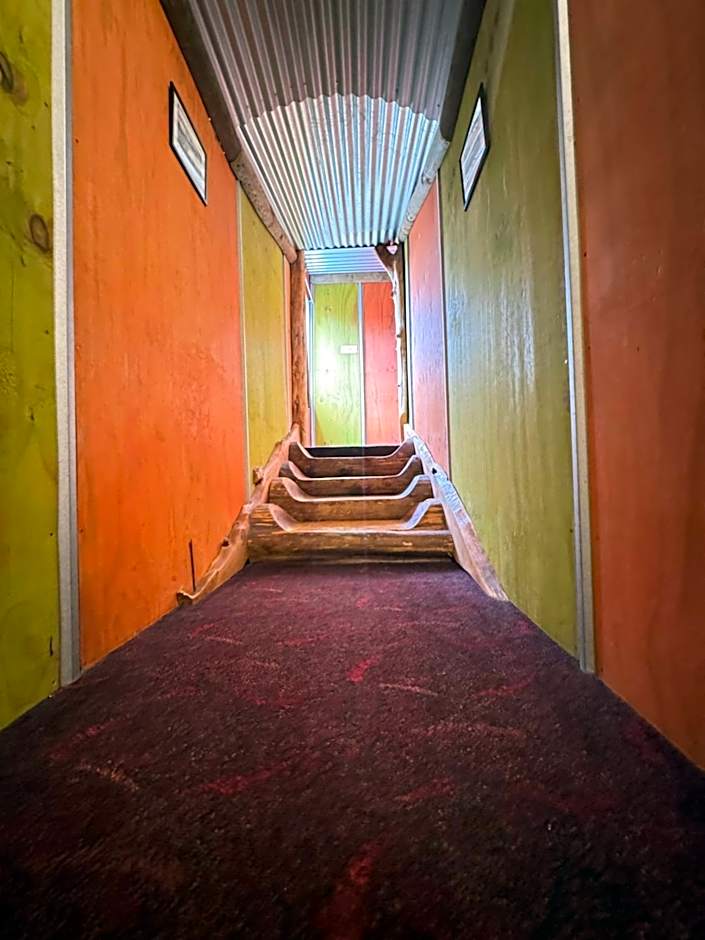 The Crossing Lodge & Backpackers