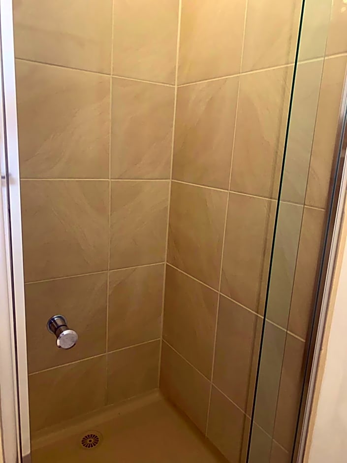 Beaconsfield Lodge Motel