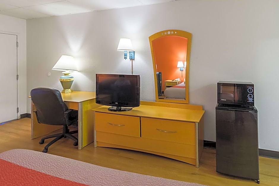 Motel 6-Groton, CT - Casinos nearby