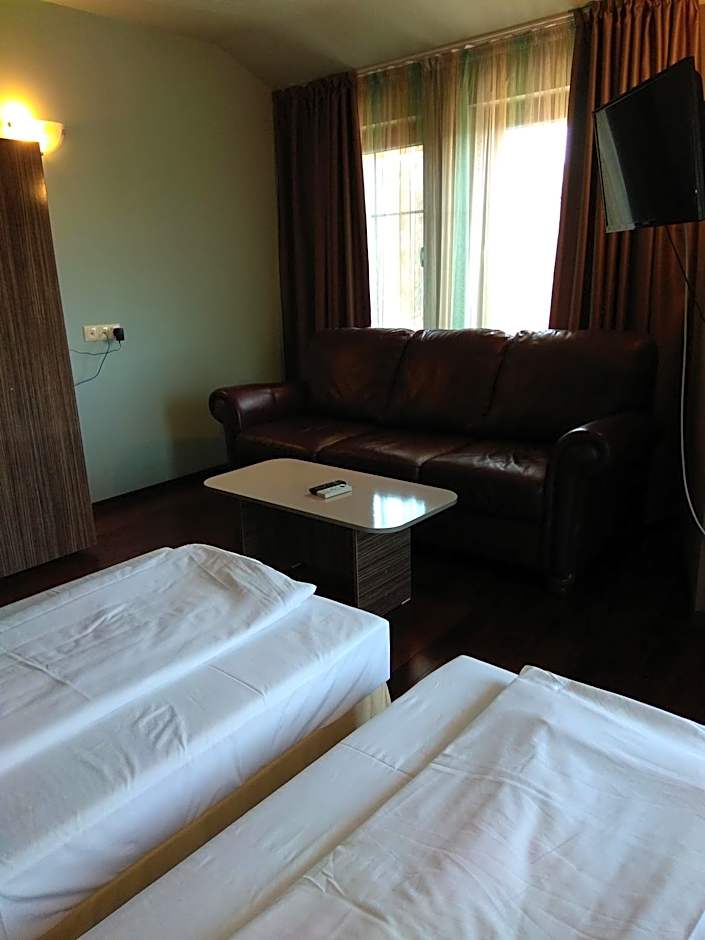 Roots Hotel and Wine Bar