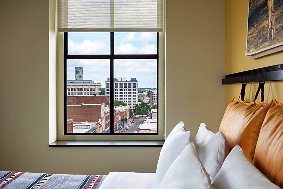 Moxy Springfield Downtown