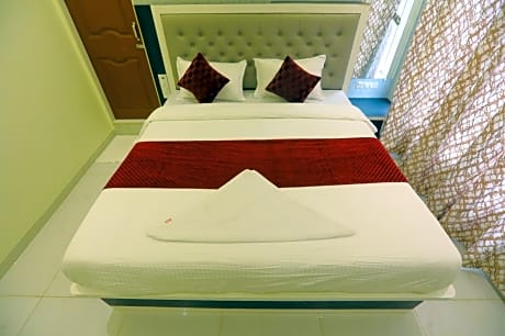 Hotel Samruddhi Comfort Stay - Airoli