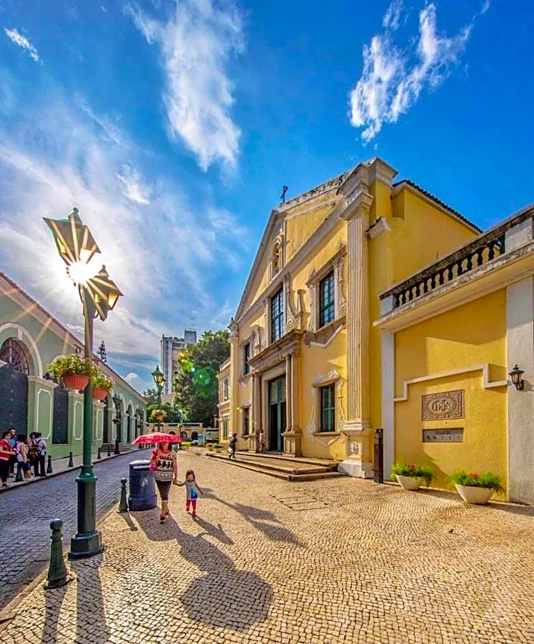 Metropole Hotel