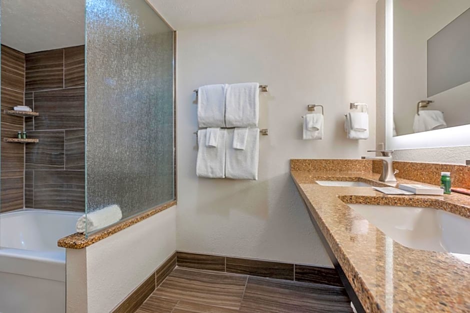 Cherry Tree Inn and Suites