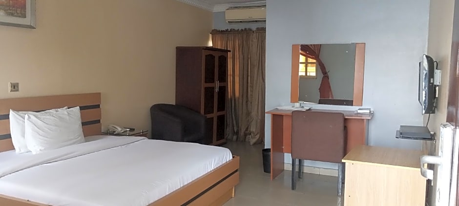 Whitehouse Hotel and Conference Centre