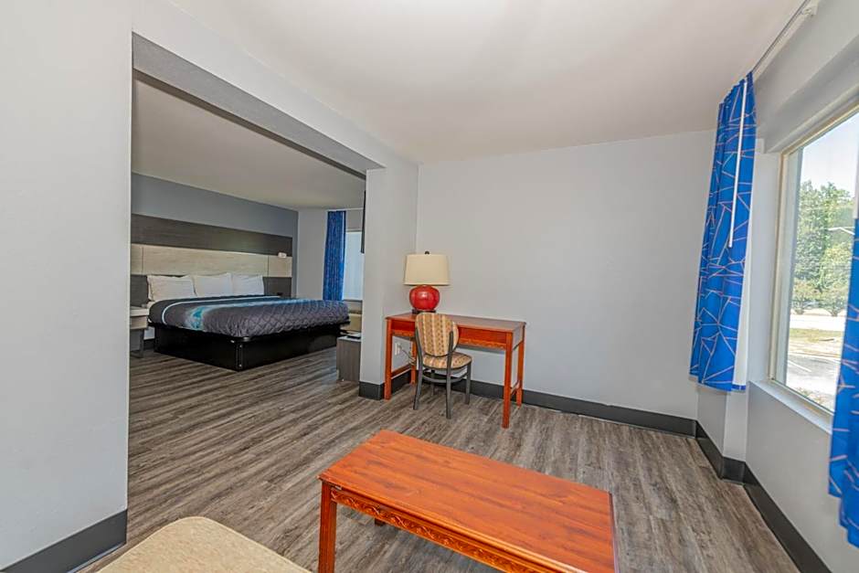 Jamestown inn & Suites