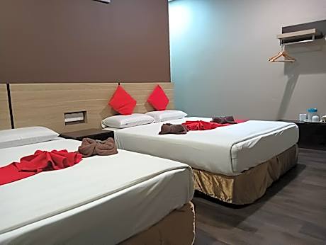 Suite Family Room