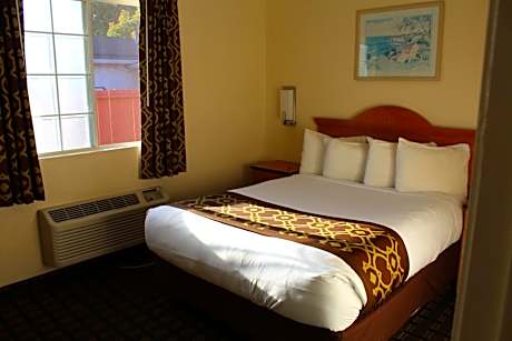 Deluxe Queen Suite - 2 Queen Beds - Non Smoking