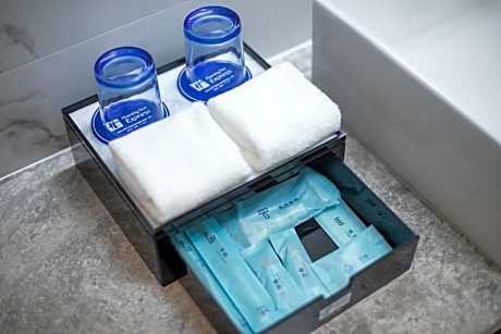 Standard Twin Room - High Floor