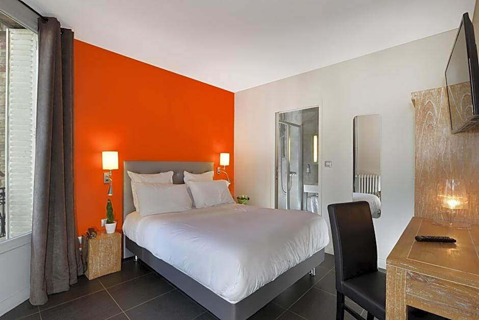 Photo 1 of 5 of Double Room