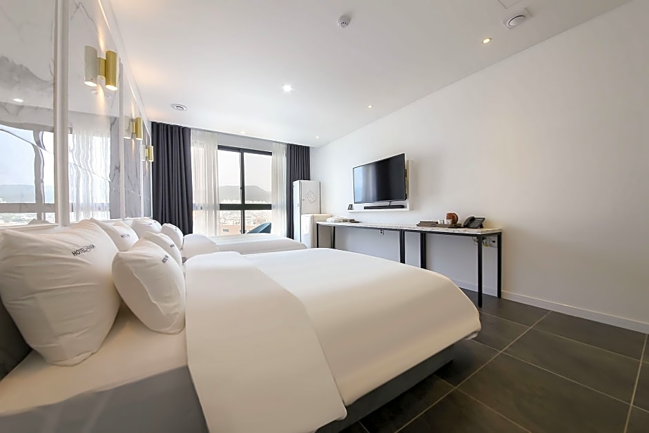 Photo 1 of 18 of Deluxe 2 Beds