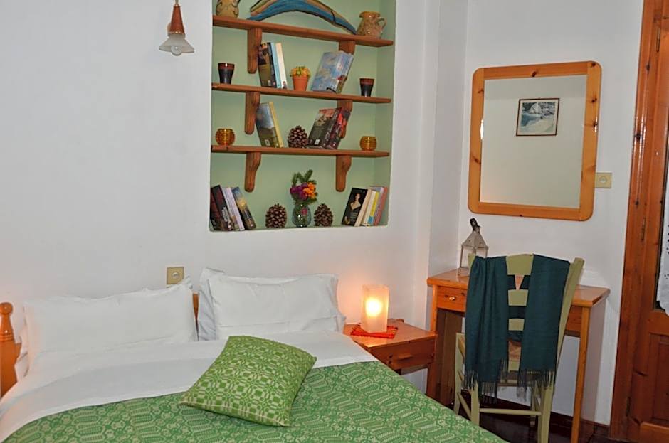 To Balkoni tis Agorianis