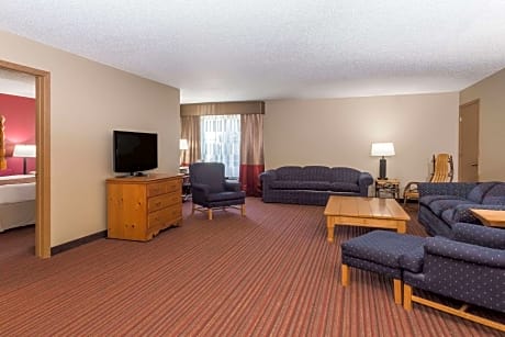 1 Queen Bed Suite Non-Smoking