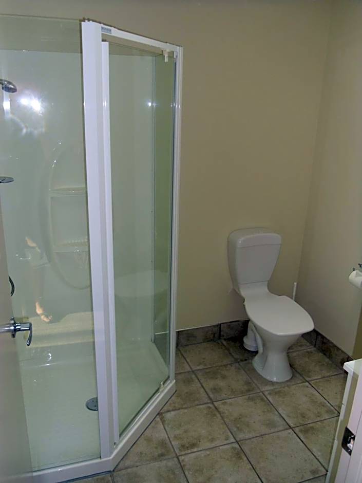 Fairway Motel & Apartments