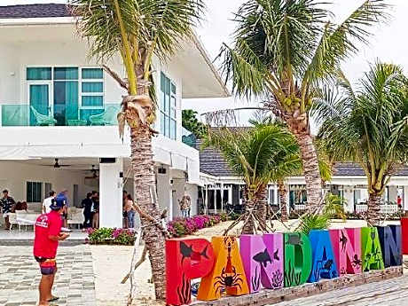 Arcadia Beach Resort