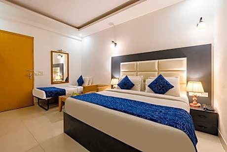 Deluxe Room with 10% discount on food and soft beverage