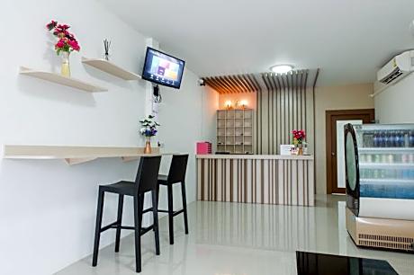 Twin Bed Air Conditioning Cable Tv Private Bathroom