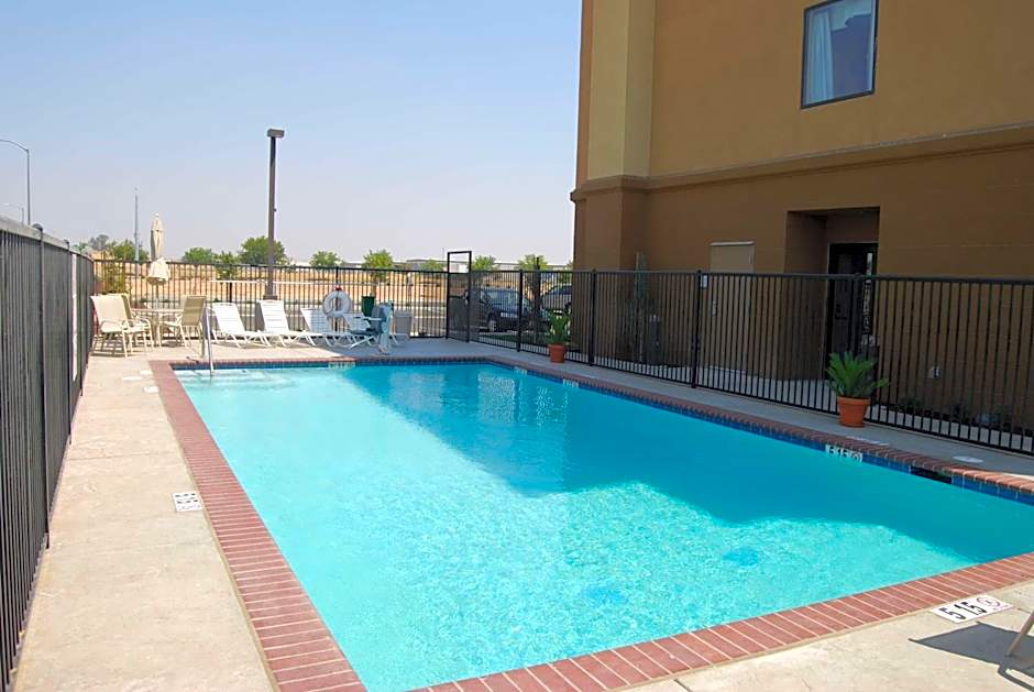Hampton Inn By Hilton And Suites Madera