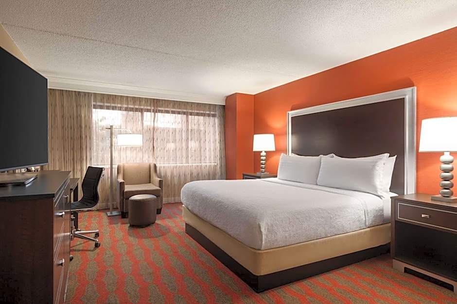 LaGuardia Plaza Hotel