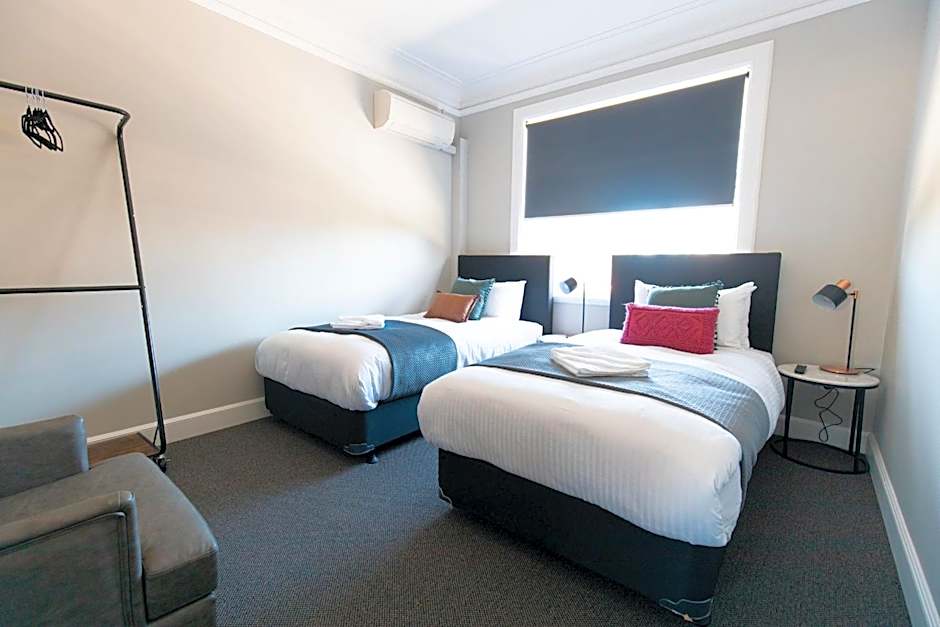 Horse and Jockey Hotel Homebush