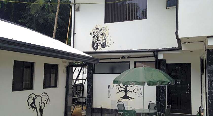 RedDoorz @ Western Highway Lodge Hotel