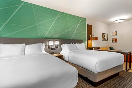 Double Queen Suite