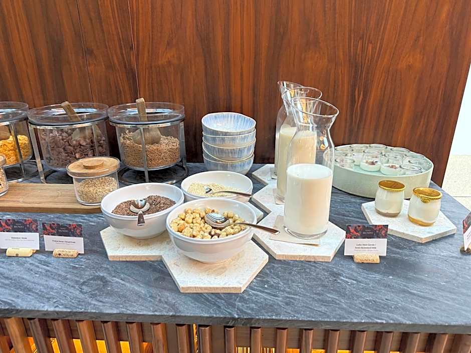 Duo Hotel Lisbon, Curio Collection by Hilton