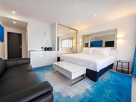 Double Room with Pool View
