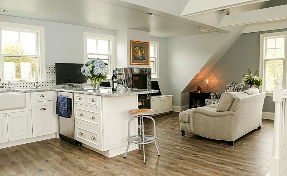 Almondy Inn Bed & Breakfast