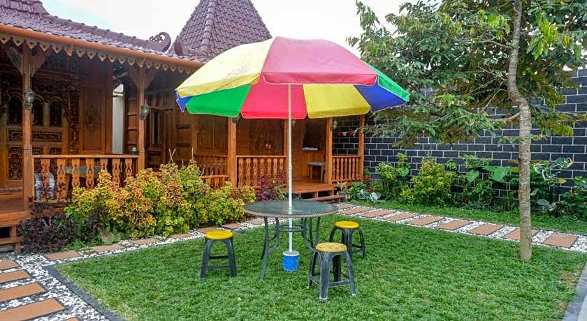 RedDoorz Syariah near Terminal Mendolo Wonosobo 2