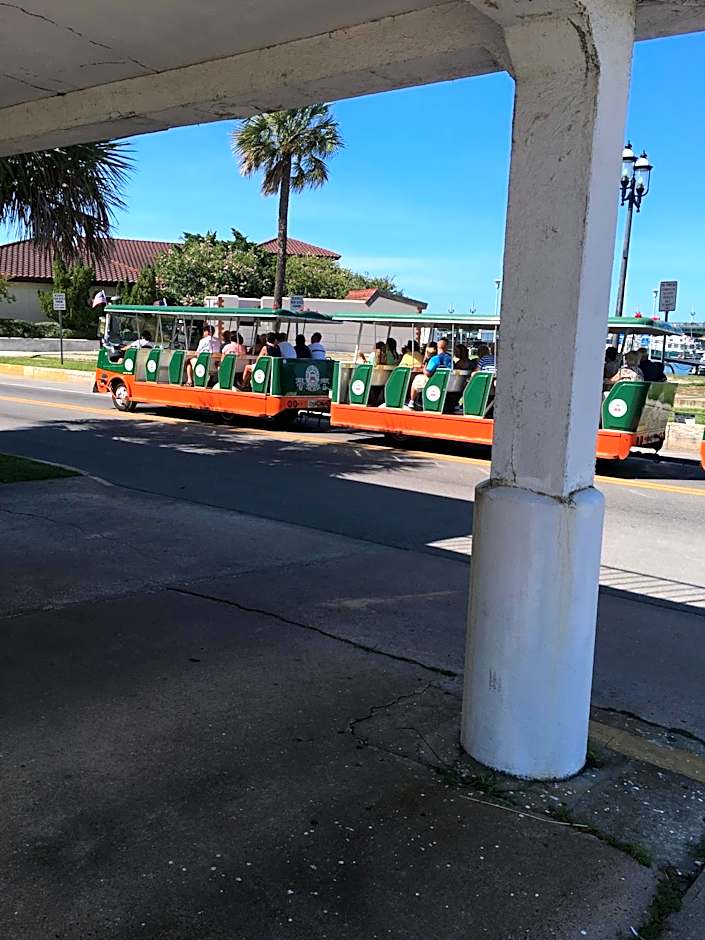 Historic Waterfront Marion Motor Lodge in downtown St Augustine