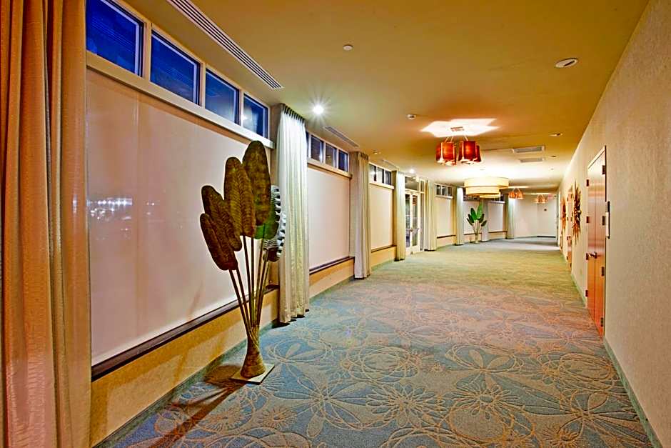 Holiday Inn Hotel & Suites Gateway By IHG