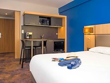 Standard Studio With Double Bed - In The Mercure-Managed Residence