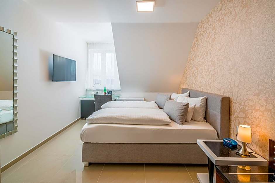 Best Western Plus Celebrity Suites