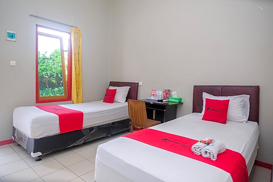 RedDoorz near Kampus UMP Purwokerto