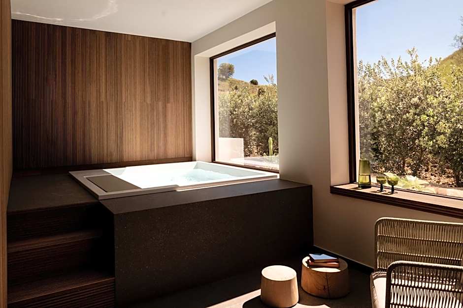 Luna Minoica Suites and Apartments