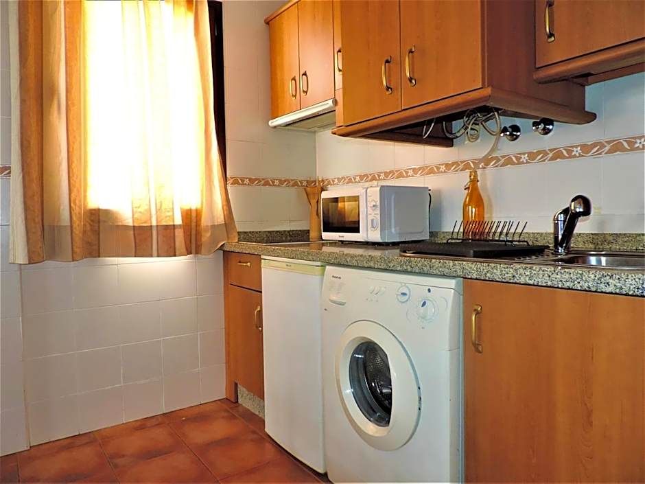 APARTAMENTOS CASERIA DE COMARES