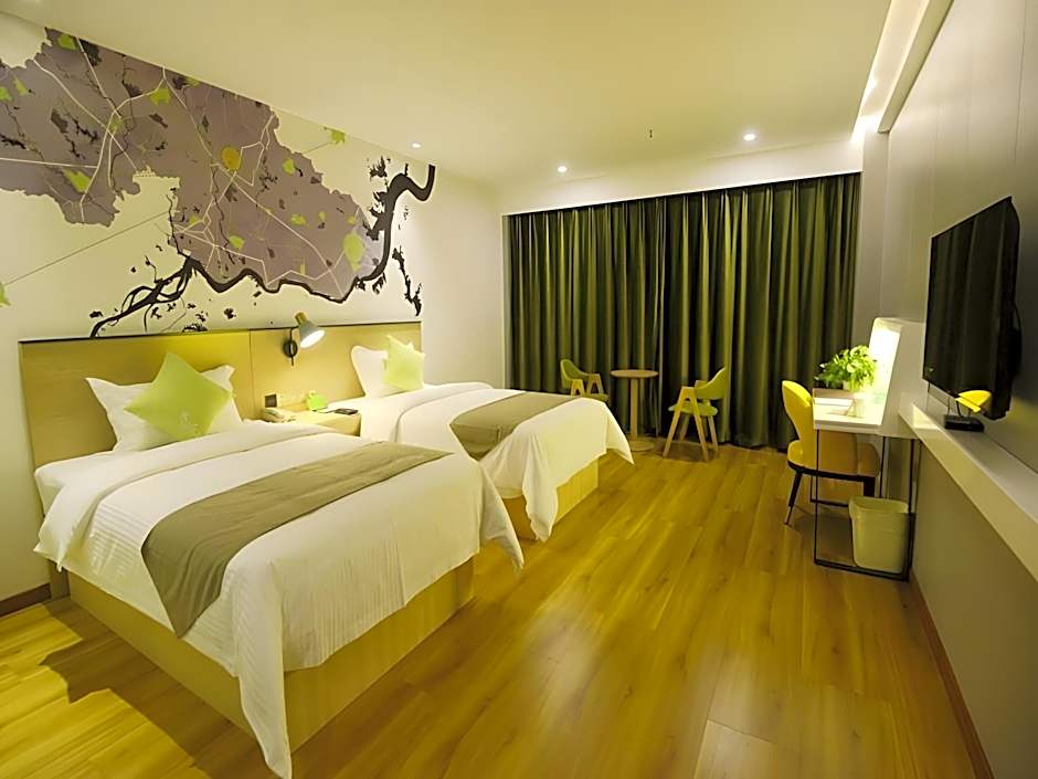Vatica Huanggang Luotian County City Square Hotel