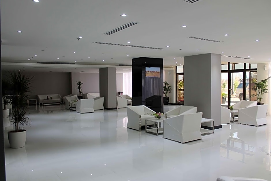 Golden Tulip Al Khobar Suites