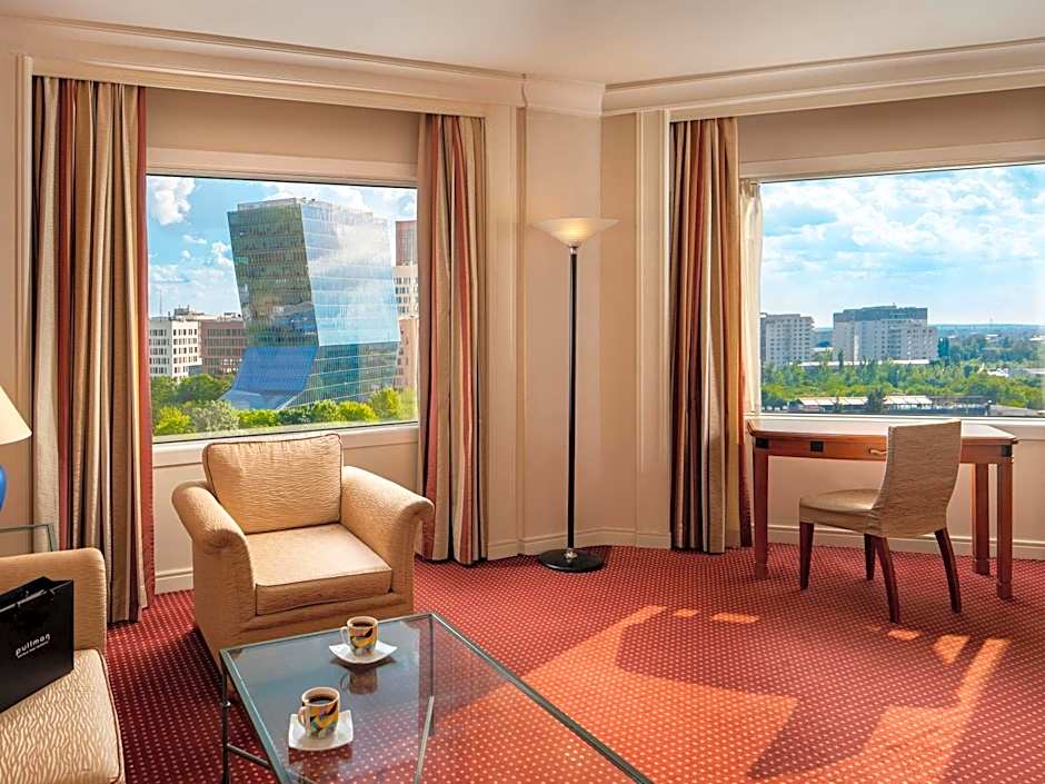 Hotel Pullman Bucharest - World Trade Center