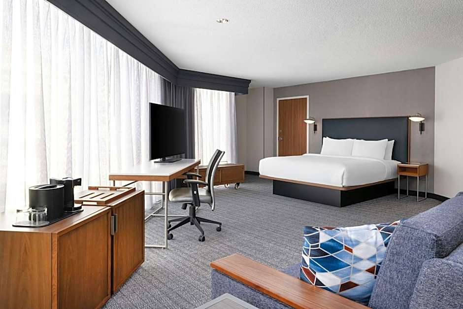 Courtyard by Marriott Charlotte City Center